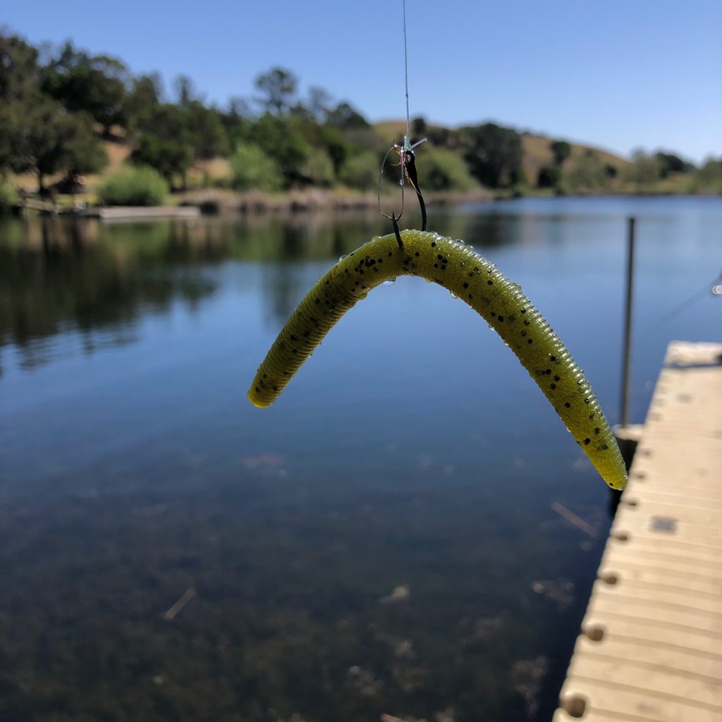 El sistema wacky es uno de los más utilizados con los stick Baits, por ser muy efectivo. 